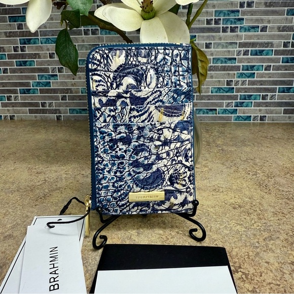 🌻SALE🌻 NWT Brahmin Lennon Blue Filigree wallet - Picture 1 of 3